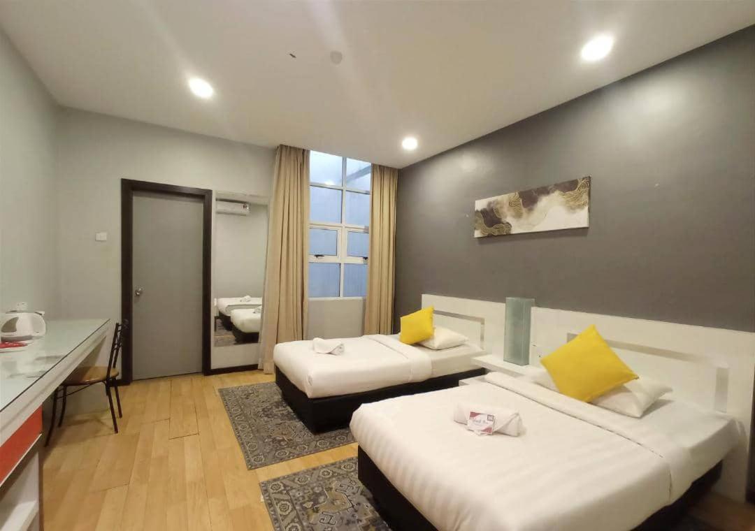 Lovita Hotel Kuantan Kültér fotó