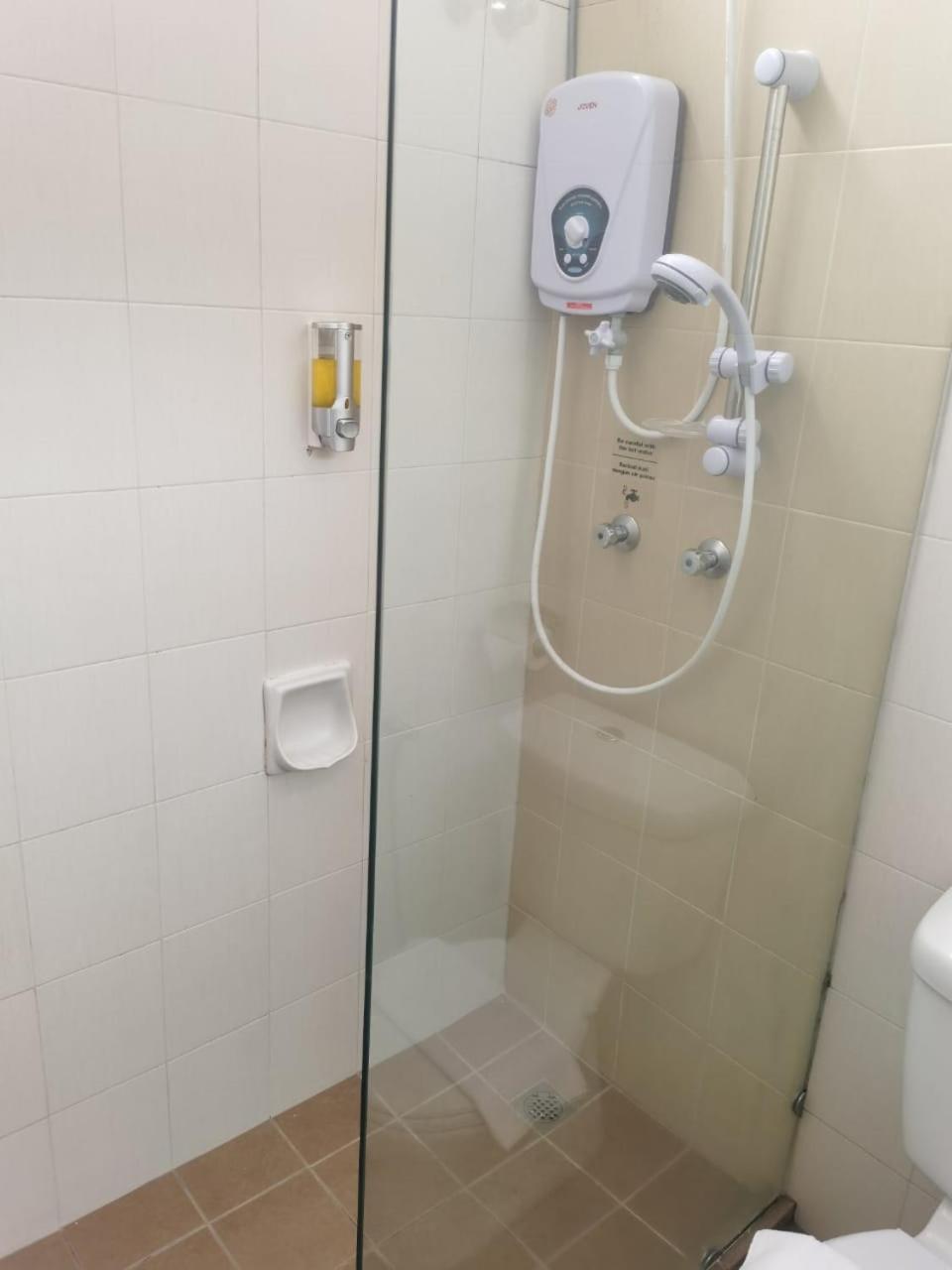 Lovita Hotel Kuantan Kültér fotó