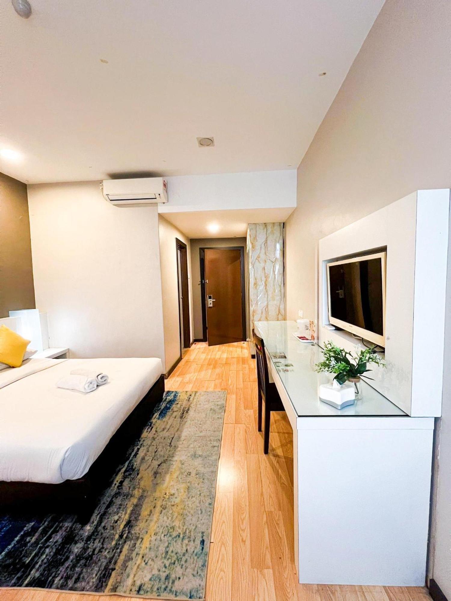 Lovita Hotel Kuantan Kültér fotó