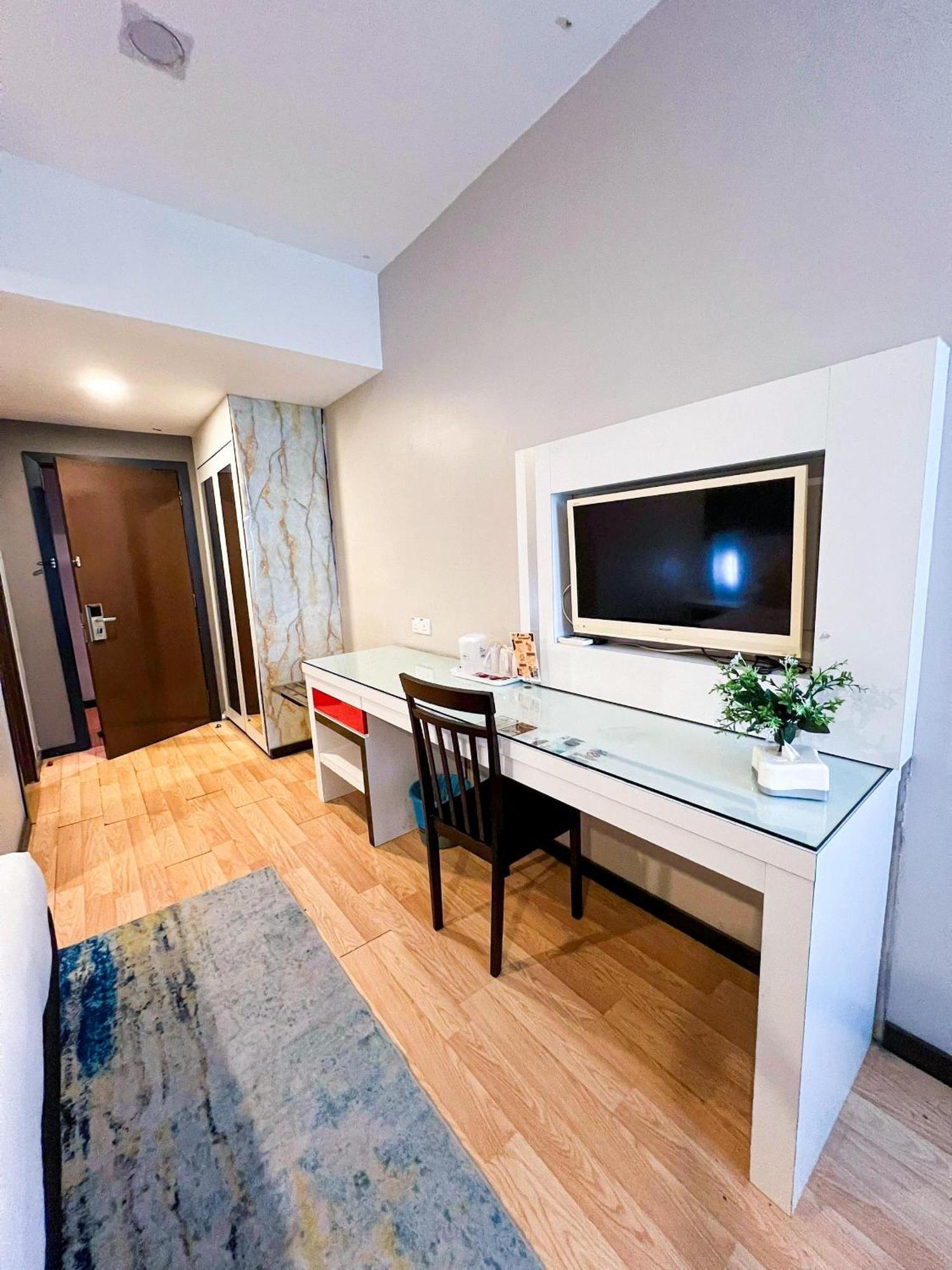 Lovita Hotel Kuantan Kültér fotó