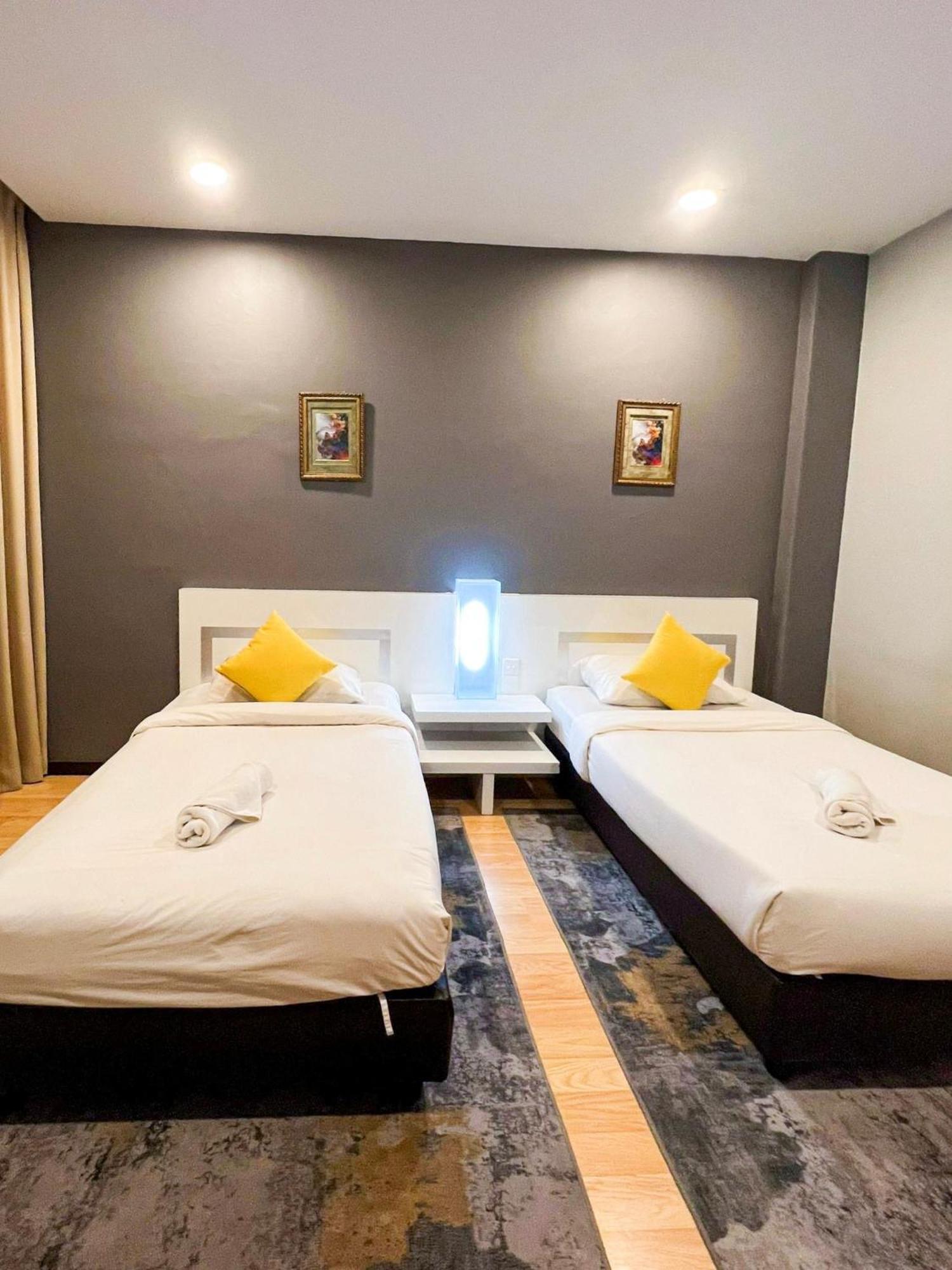 Lovita Hotel Kuantan Kültér fotó